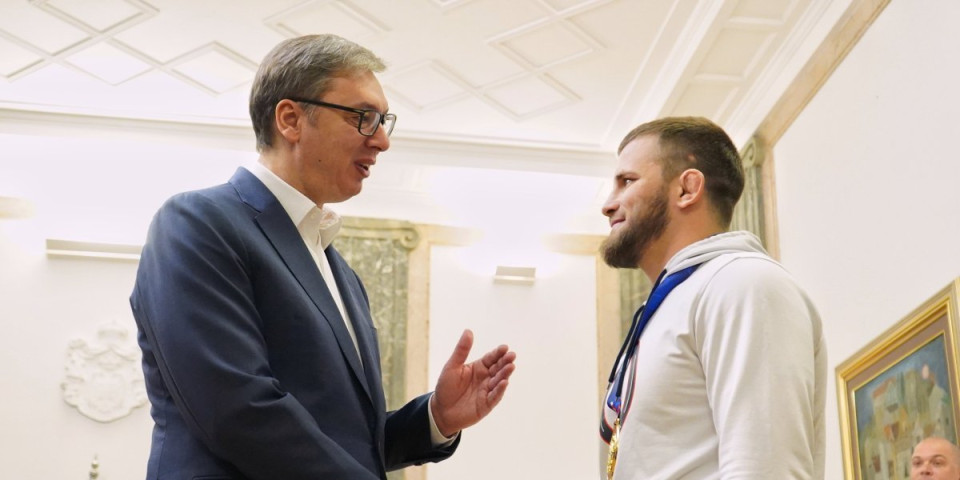 Dve reči nakon sastanka sa Vučićem: Oglasio se Aleksandar Komarov