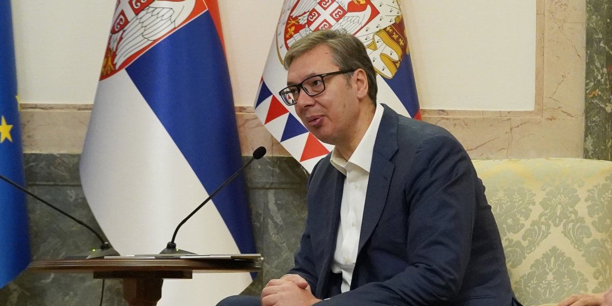 Aleksandar Vučić poslao venac za Halida Bešlića: Ovako se predsednik oprostio od pevača