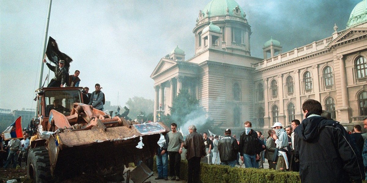 "Ne vraćamo se korak unazad...": Moćna poruka poznatog profesora o 5. oktobru