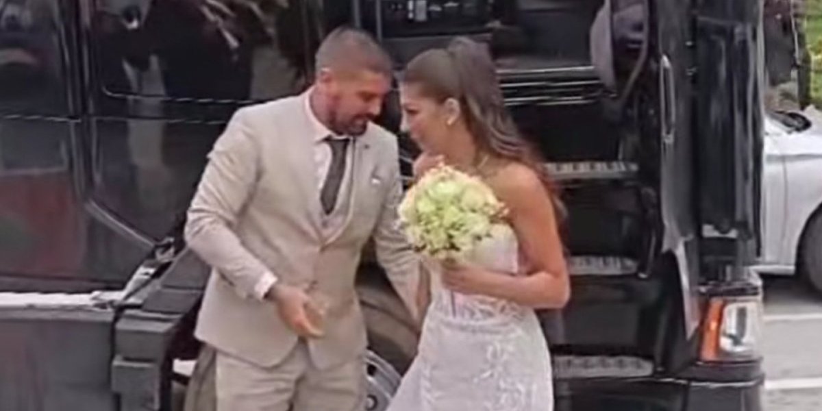 Mladenci šokirali svatove: Ovakav dolazak Srbija ne pamti (FOTO)