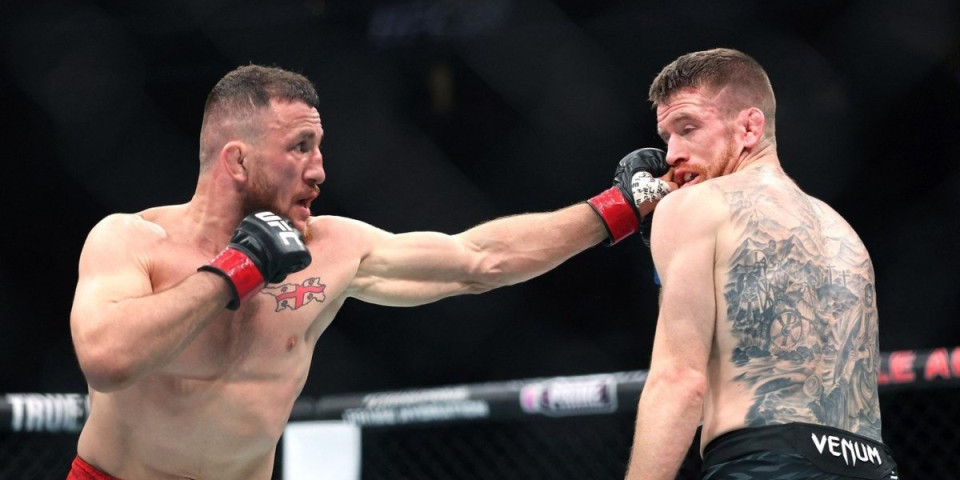 Brutalna Mašina - Gruzijski borac isprebijao Amerikanca i odbranio pojas (VIDEO/FOTO)