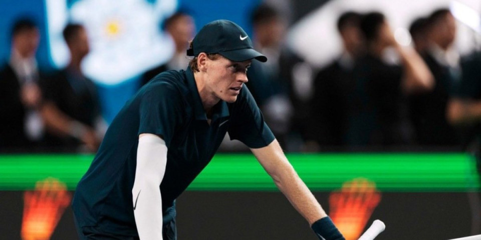 Italijani ogorčeni, osuli drvlje i kamenje po Sineru: Igra samo kada uzima milione, njegove odluke su sramotne