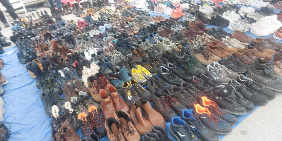 Ima li gde ovoliko obuće i ovako složene 