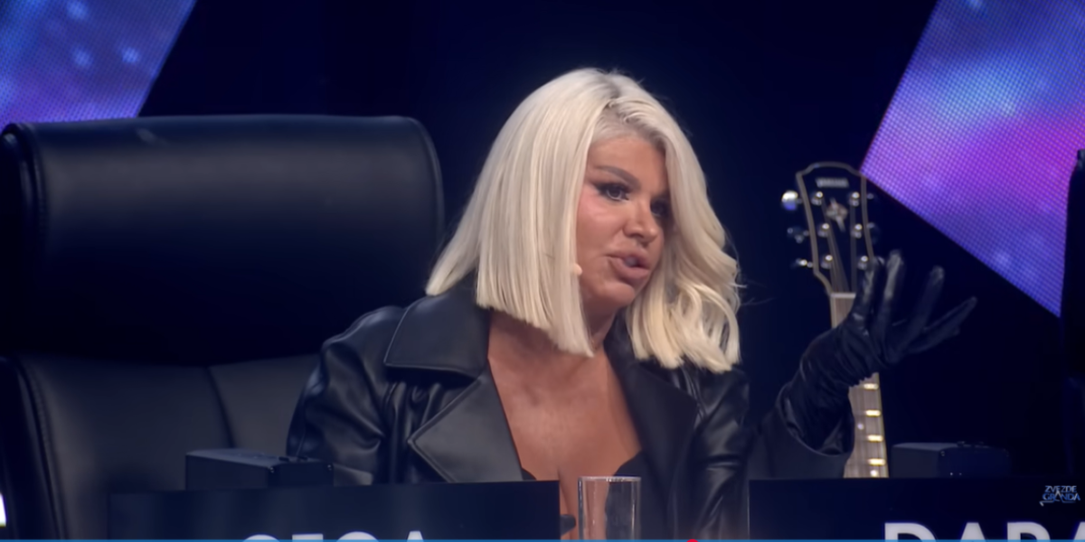 Dara napala takmičara jer izvodi pesmu Bobana Rajovića: "Pevaš bolje od njega, što nije teško"