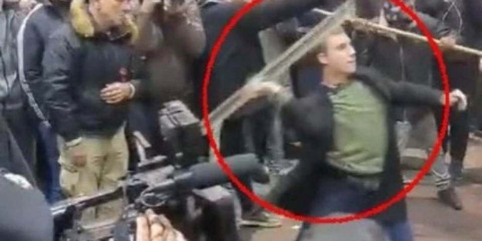 Šokantno: Potvrđena presuda studentu koji je motkama napadao policiju - evo ko ga je oslobodio (VIDEO)