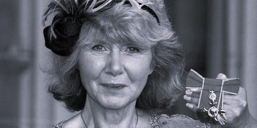 Umrla čuvena književnica: Podlegla povredama nakon pada