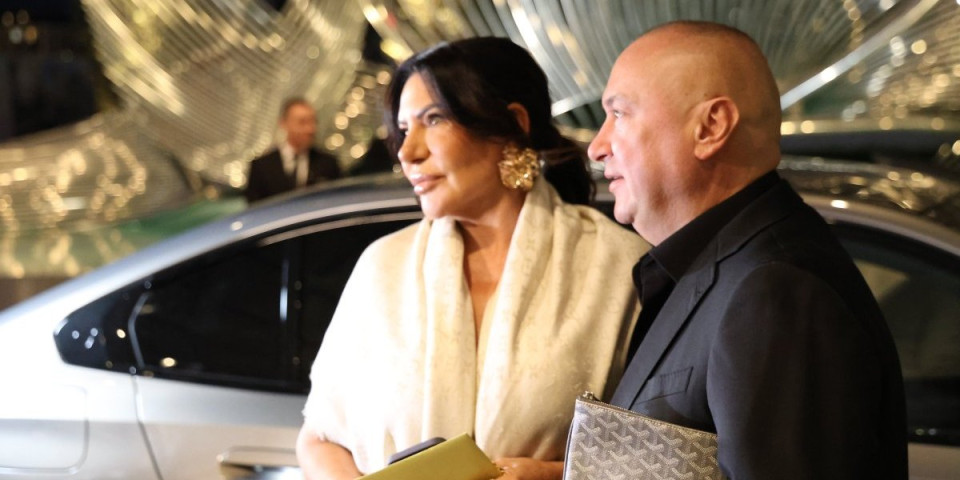 Dobio dva vaspitna šamara: Slađa uhvatila Đanija na gomili