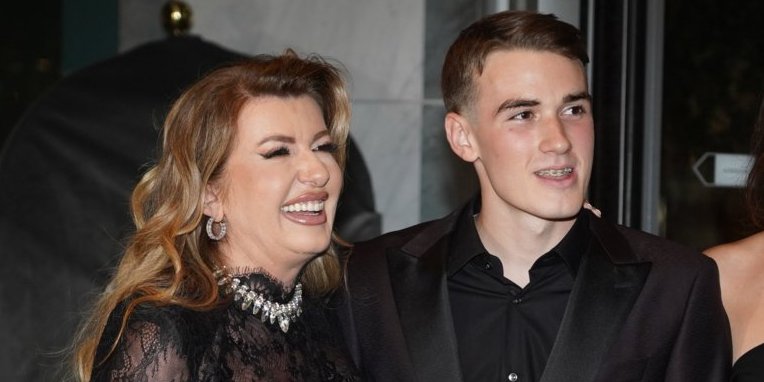 Zavirite na rođendansko slavlje sina Viki Miljković - Zapevali Ceca, Đani, Saša Matić...