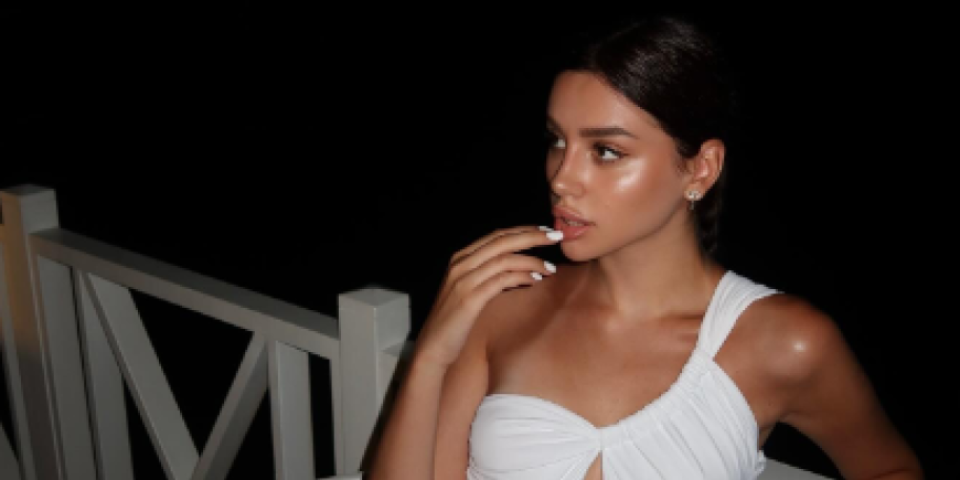 (FOTO) Ćerka Zdravka Čolića u zagrljaju oženjenog pevača: Oduševljenje ne može da sakrije