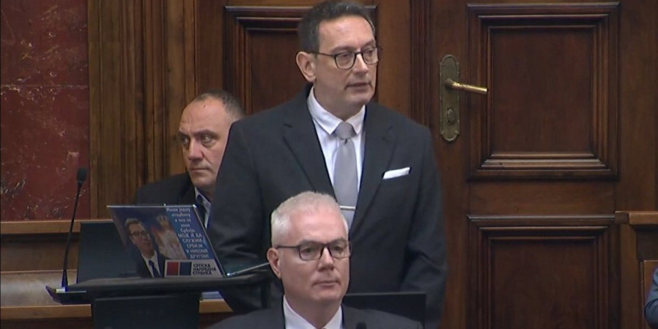 Nebojša Bakarec: Dva poslanička pitanja tužilaštvu u Novom Sadu (VIDEO)