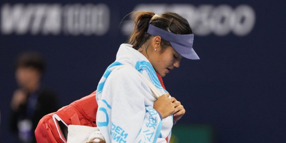 Dramatični prizori u Vuhanu: Ovako nešto nije viđeno, teniseri padaju kao muve (FOTO)