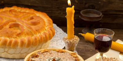 Pravoslavni vernici danas proslavljaju Svetu Petku, a mnogi domaćini nisu sigurni kako treba na kraju dana ugasiti sveću. Jerej inž Hadži Željko Jovanović otkriva kako to da uradite u pravoslavnom duhu.