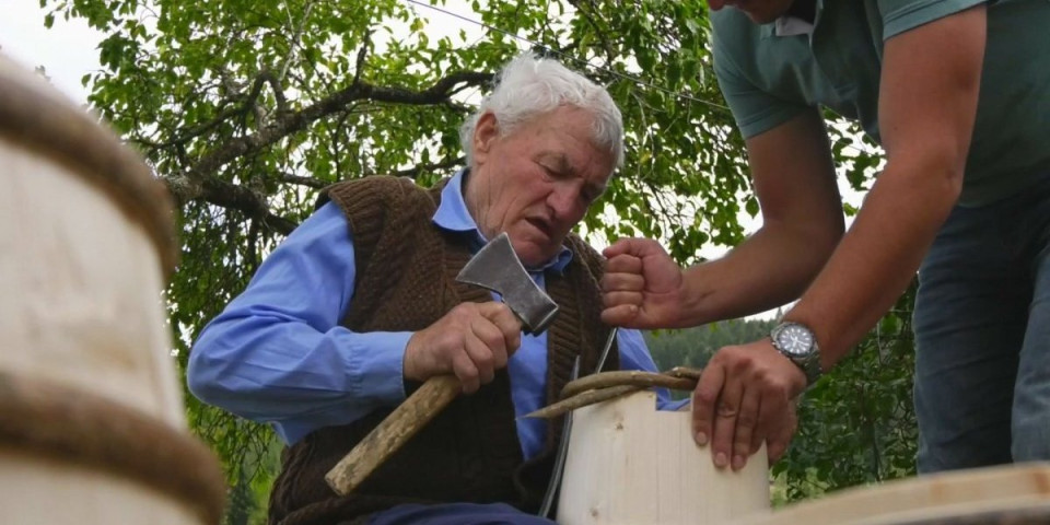 Na pragu desete decenije Miroslav ne posustaje! Zanat je nasledio od oca, čuva ga za unuka