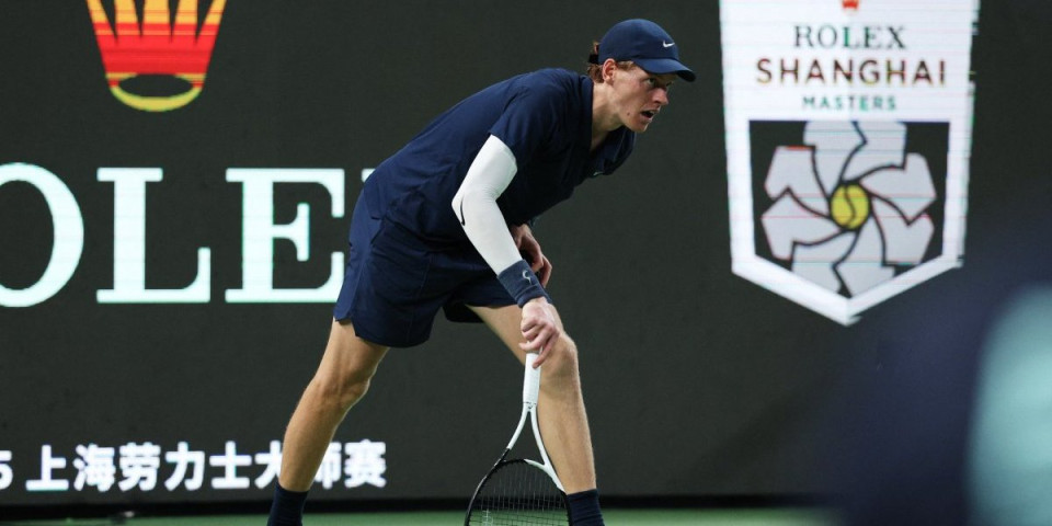 Muk u Italiji! Siner se povlači