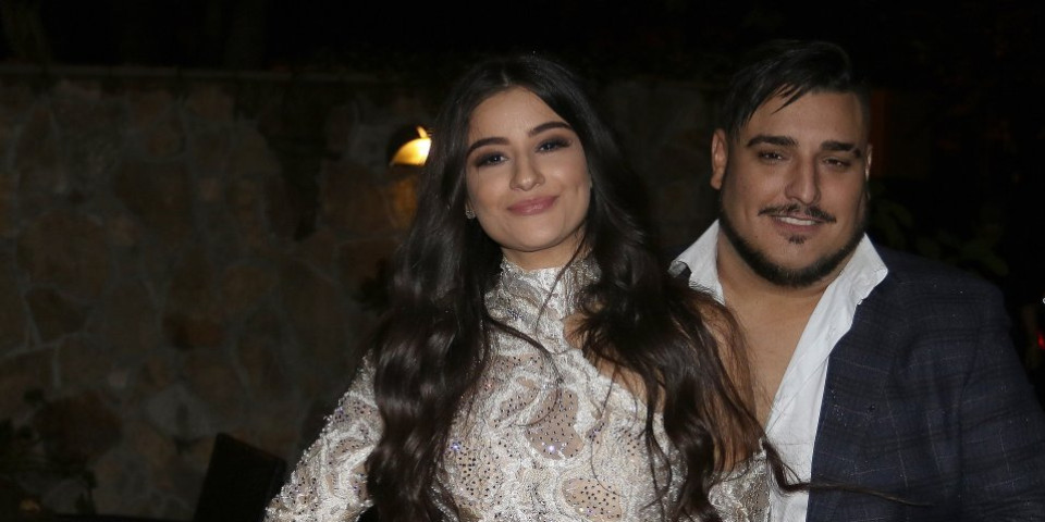 Bivša Darka Lazića sa sinom napustila Srbiju - Oglasila se iz druge države (FOTO)