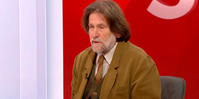 U borbu blokadera uključio se i zaboravljen kadar Dragan Veselinović, nekadašnji profesor Fakulteta političkih nauka.