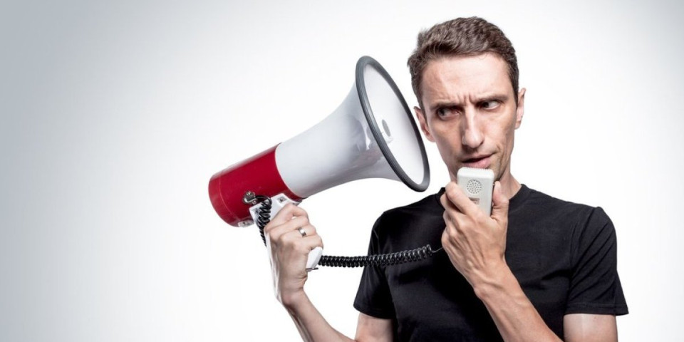 Pričate sami sa sobom i to naglas - niste ludi: Psiholozi otkrivaju zašto je to dobro