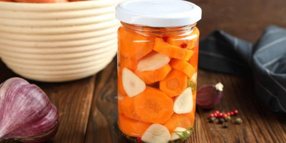 Salata od šargarepe sa belim lukom i peršunom: Brza i jeftina zimnica bez mnogo muke