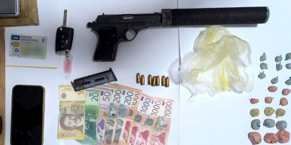 Pao diler u Obrenovcu: Policija zaplenila heroin, pištolj, vagice... (FOTO)