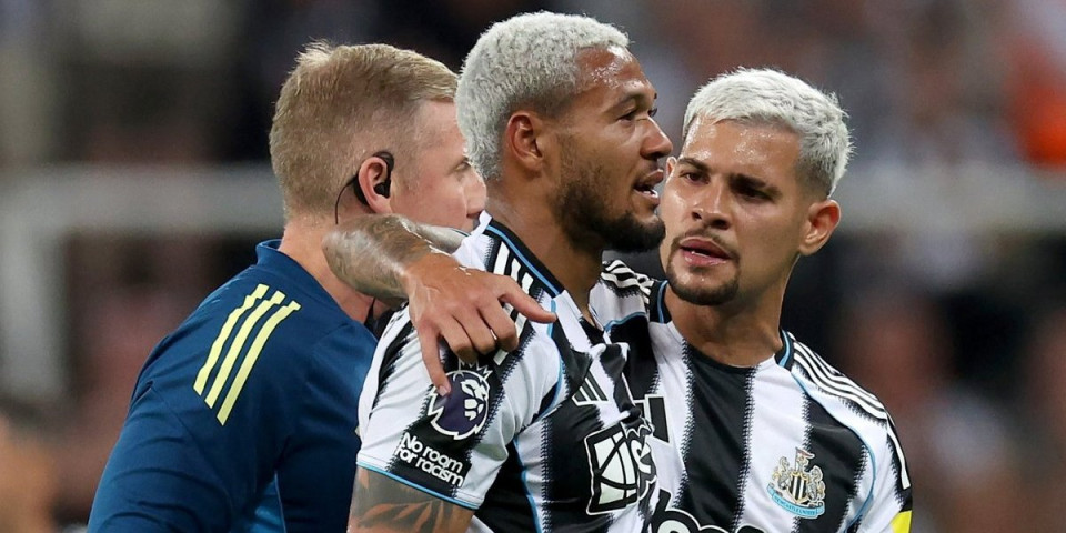 Fudbaleri Njukasla preživeli horor - Puklo staklo na avionu, uzalud leteli 12 sati