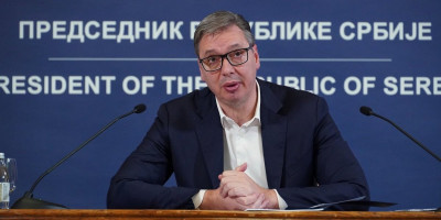 Predsednik Republike Srbije Aleksandar Vučić pozvao je Srbe sa Kosova i Metohije da sutra izađu na izbore i podrže Srpsku listu, a građane Srbije da danas izađu u što većem broju i podrže skupove podrške Srbima na KiM.