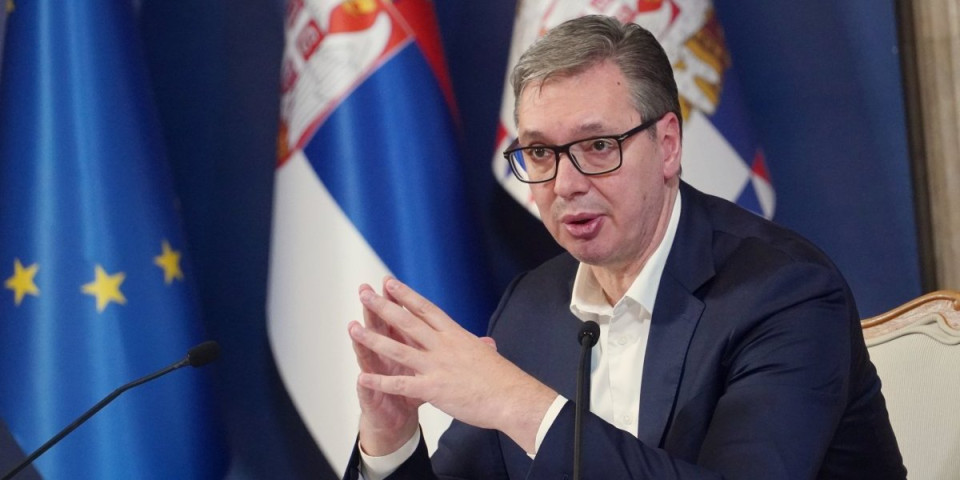 Šolakovci pokrenuli novu hajku pred dolazak Ursule: Izmišljotinom o "zlostavljanoj studentkinji" pokušavaju da napadnu Vučića (VIDEO)