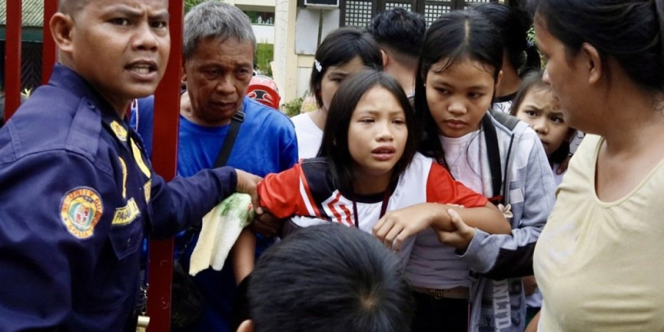 Tlo se otvorilo: Zemljotres 7,4 po Rihteru ruši sve pred sobom – ima mrtvih (VIDEO)