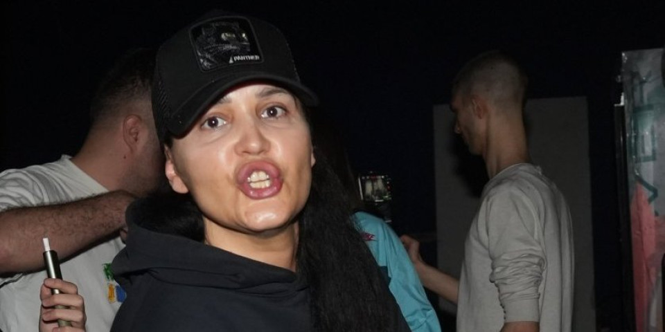 Voditeljka rodila dete oženjenom biznismenu: Sin je napustio zbog oca