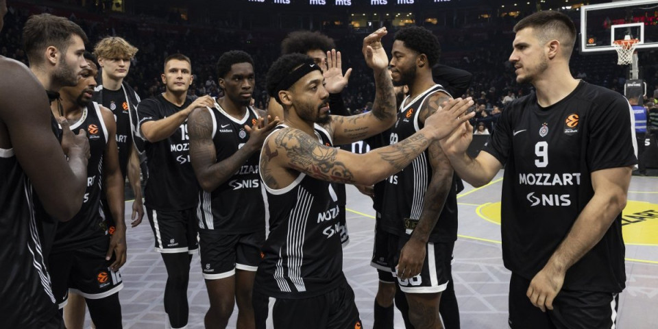 Navijači Partizana besni na ove košarkaše posle pobede