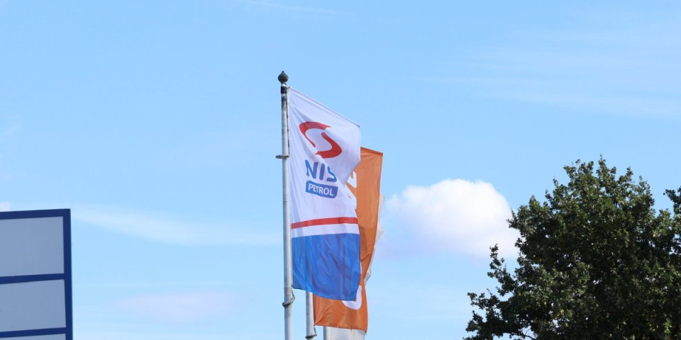 Putin i Vučić aktivno traže rešenje: Bocan-Harčenko o situaciji sa NIS