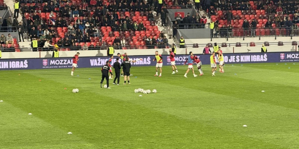 Paklen doček za Albance u Leskovcu: Navijači Srbije izviždali gostujuće fudbalere (VIDEO)