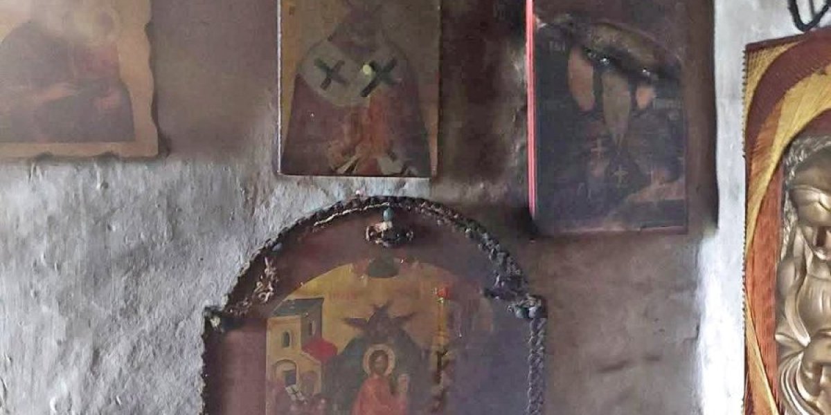 Oštećene ikone u manastiru u Vladičinom Hanu