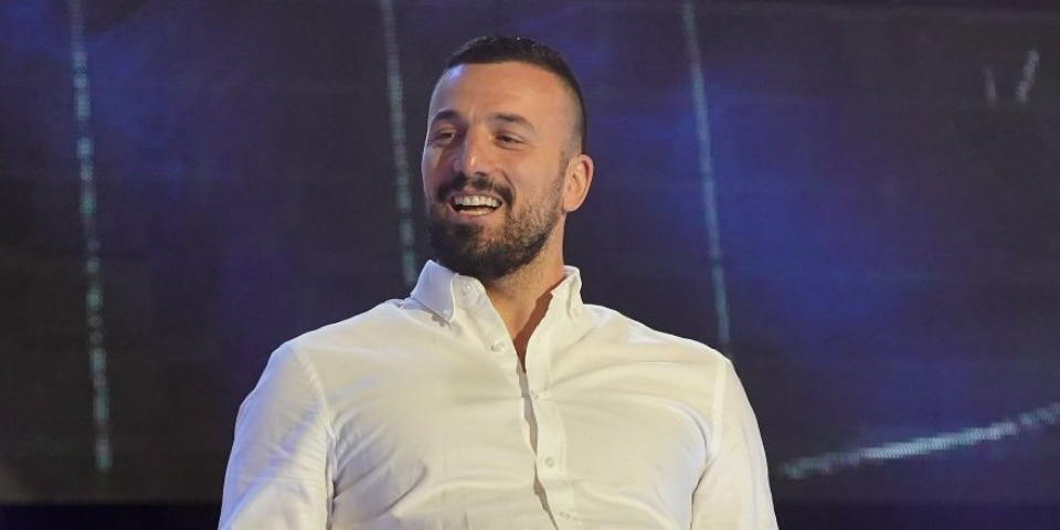 Vladimir Tomović ne može da pređe granicu - Hitno zatražio pomoć (FOTO)