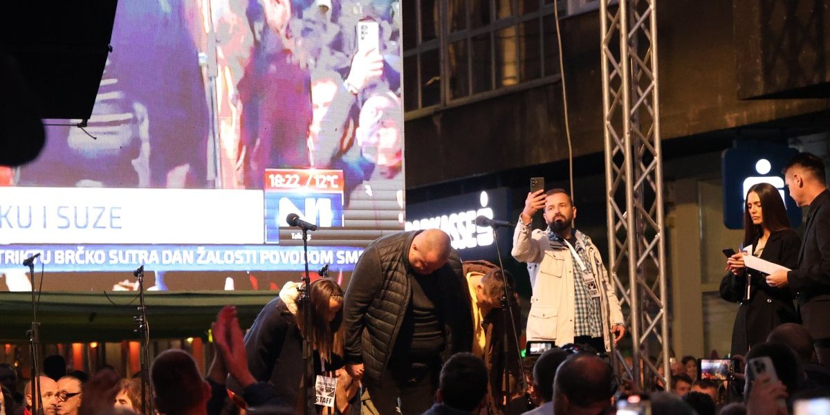 Dino Bešlić sa decom