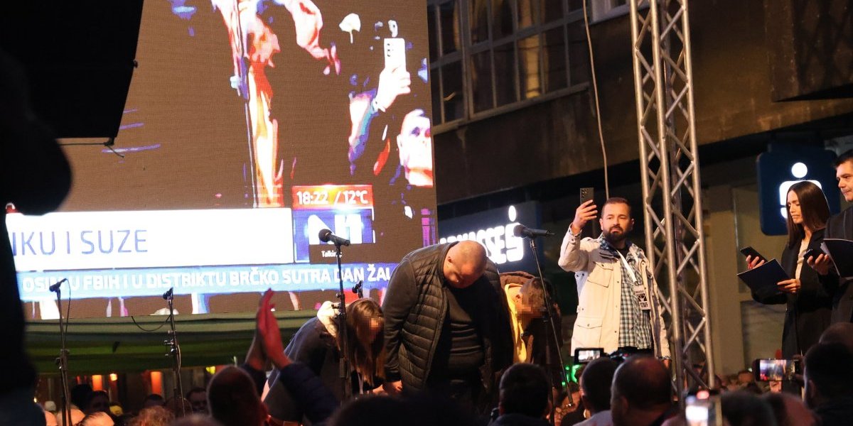 Dino Bešlić sa decom