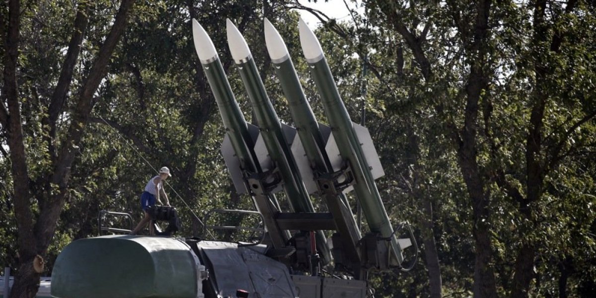 Ništa bez ruskih sistema: Buk-M2E čuva Trampa od dronova i raketa! (VIDEO)