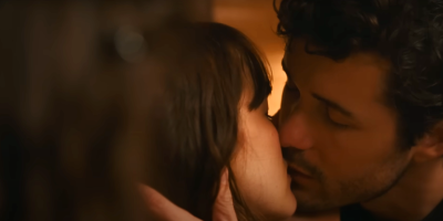 Romantične komedije dugo su važile za predvidiv žanr bez mnogo iznenađenja, ali novi film "Trojka" ("The Threesome") uspeo je da probudi staru čar i potpuno oduševi gledaoce širom sveta.