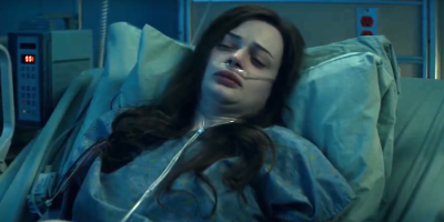 Glumica Rut Kod (29), zvezda serija "The Midnight Club" i "The Fall of the House of Usher", šokirala je javnost priznanjem da je sama zatražila amputaciju svoje noge nakon više godina hroničnog bola.