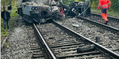 Tokom jutarnjih sati na pruzi u blizini Mojkovca, došlo je do nezgode kada se desio sudar teretnog voza i pomoćne električne lokomotive Železničkog prevoza.