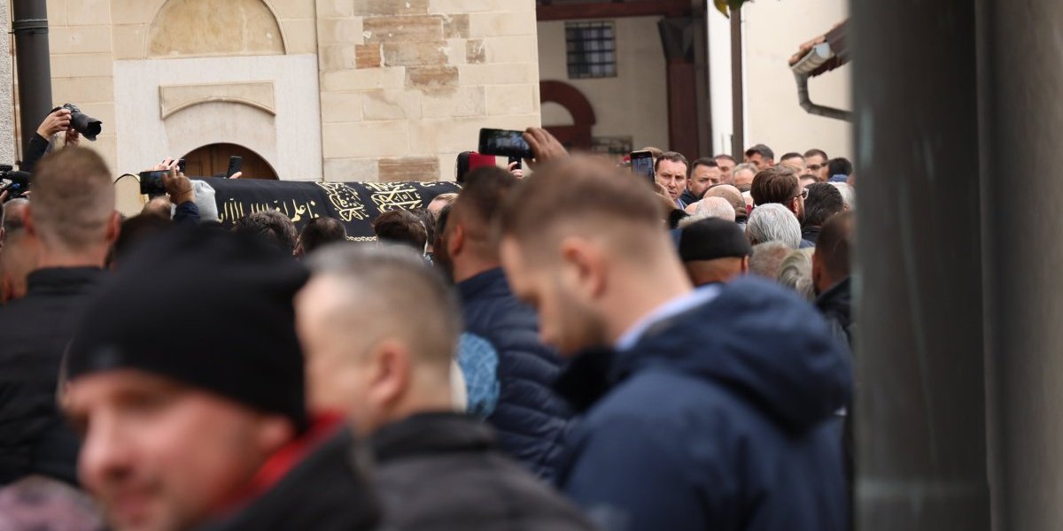 Kovčeg sa telom Halida Bešlića