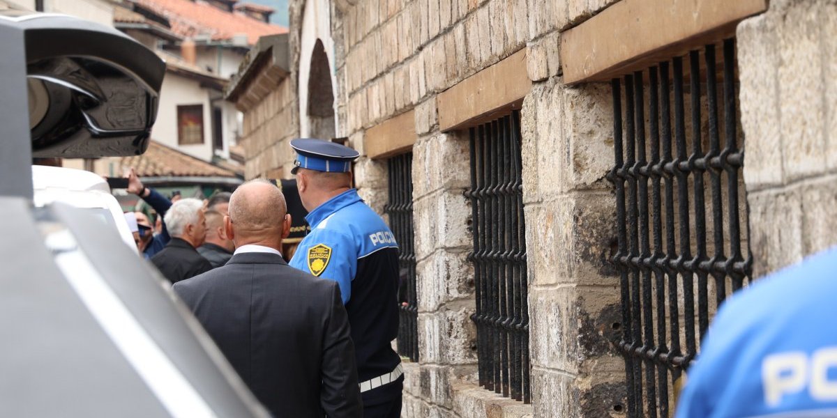 Kovčeg sa telom Halida Bešlića