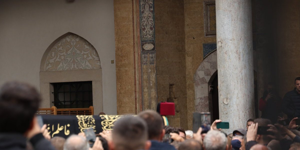 Kovčeg sa telom Halida Bešlića