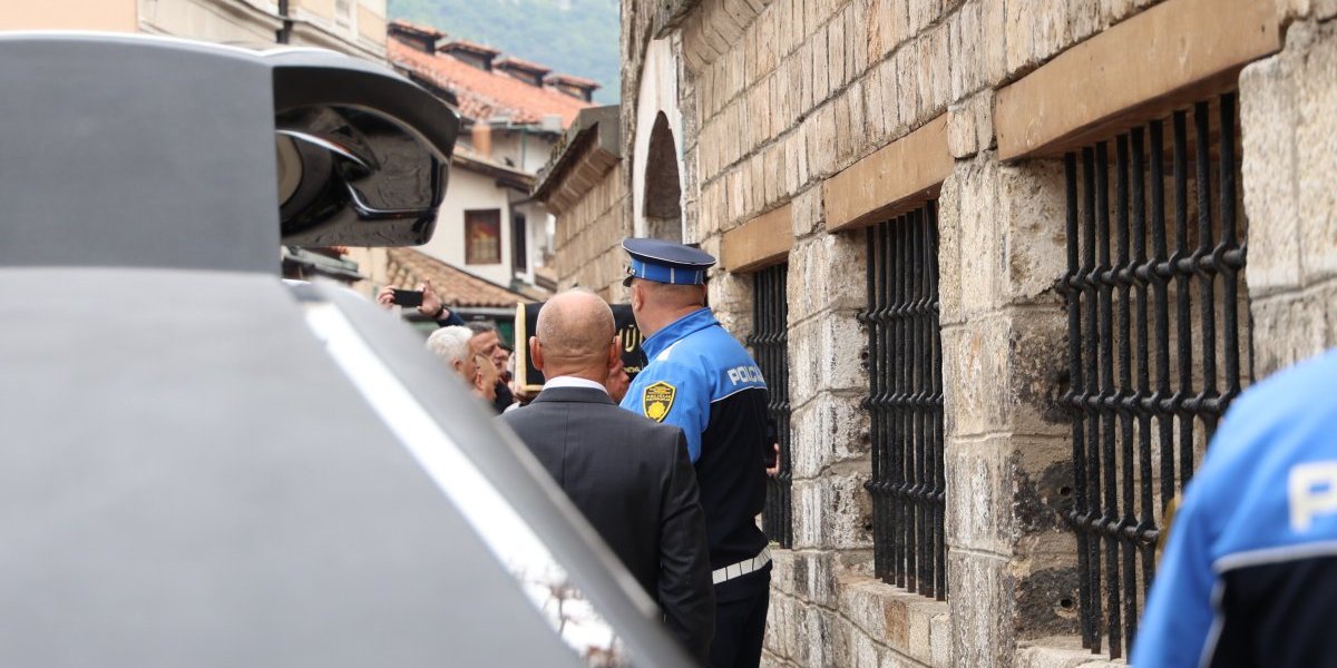 Kovčeg sa telom Halida Bešlića