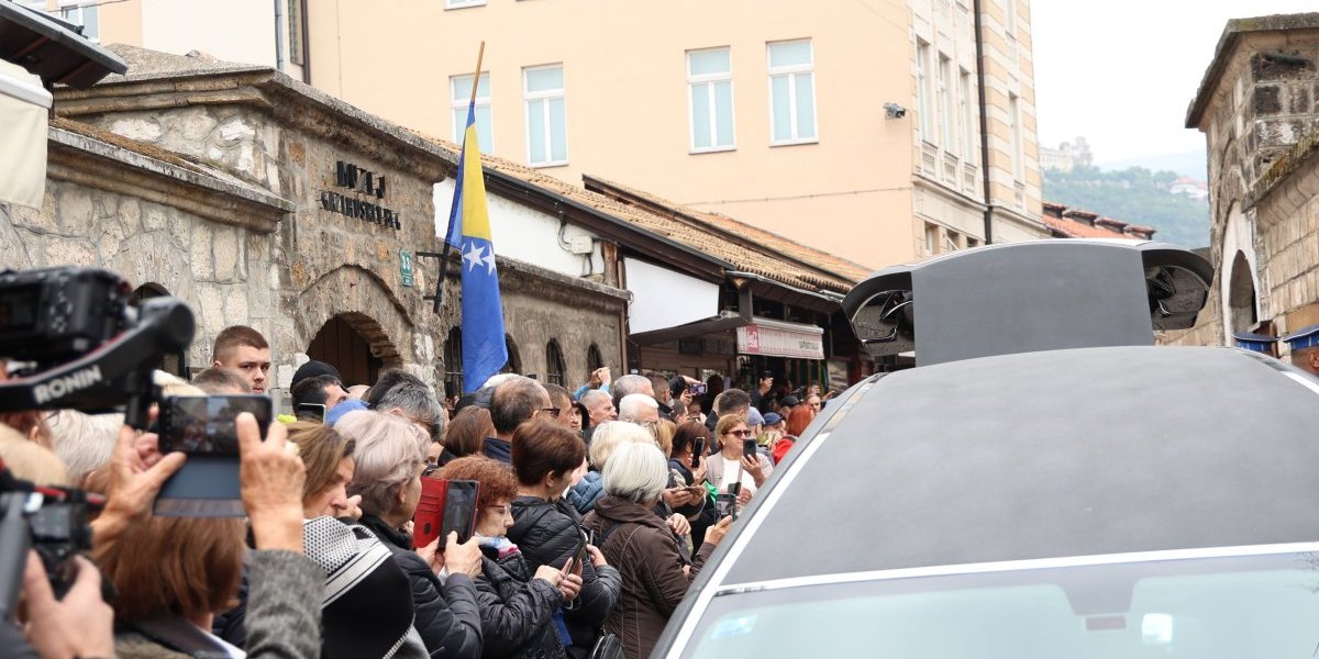 Kovčeg sa telom Halida Bešlića