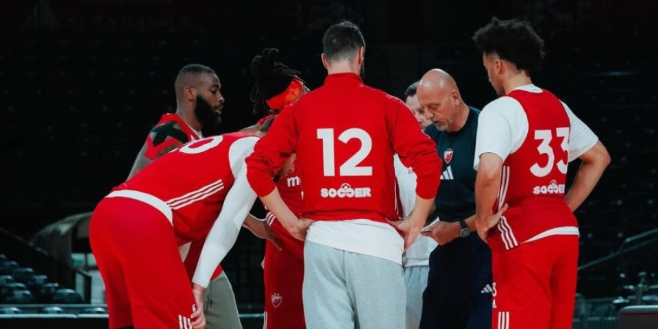 Prve reakcije navijača - "Delije" u transu, gore mreže, Obradović se vratio...