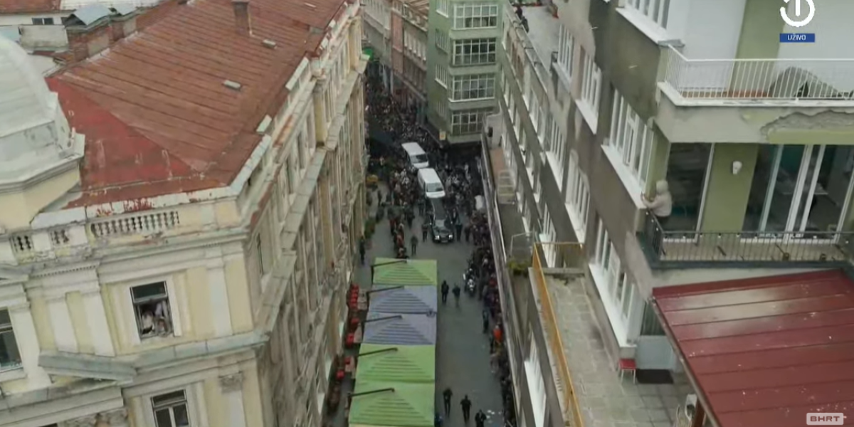 Povorka sa telom Halida Bešlića