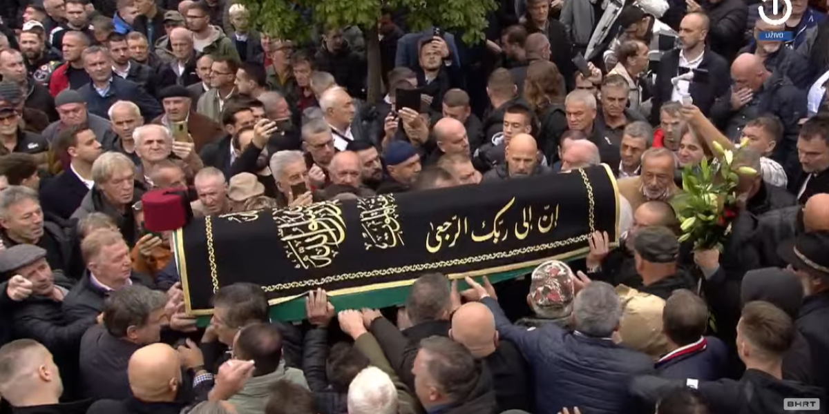 Kovčeg sa telom Halida Bešlića