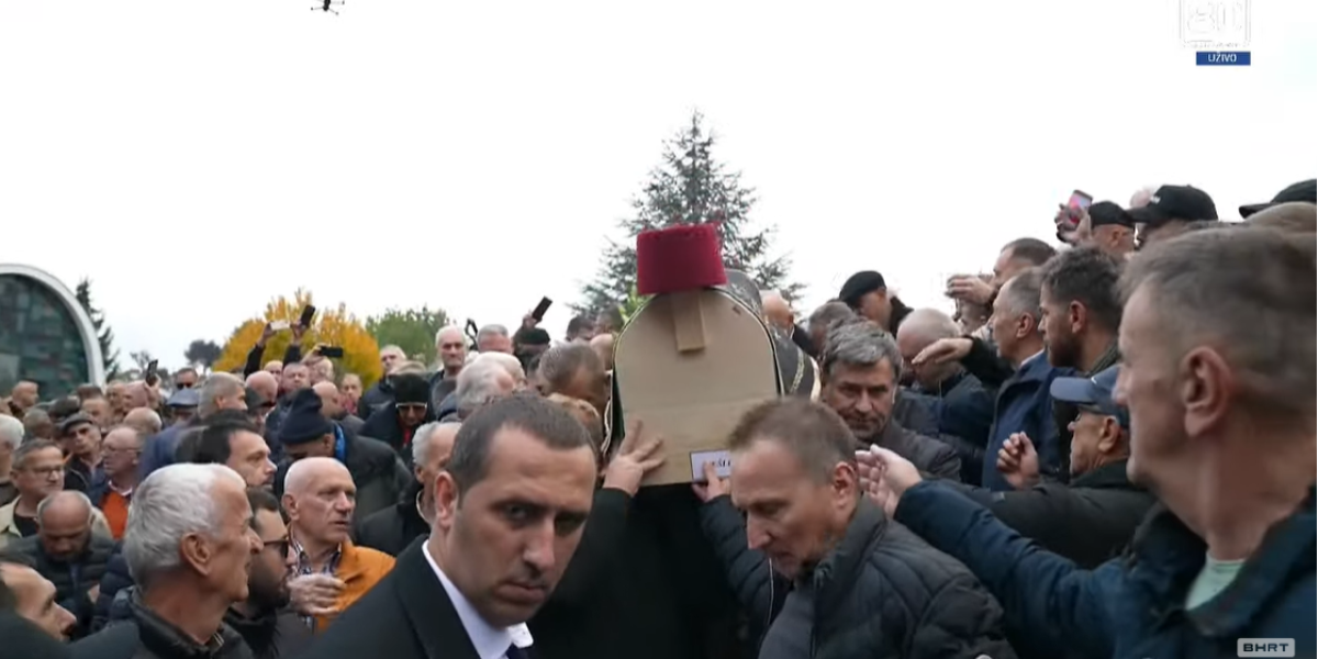 Kovčeg sa telom Halida Bešlića