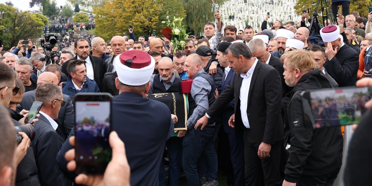 Sahranjen Halid Bešlić