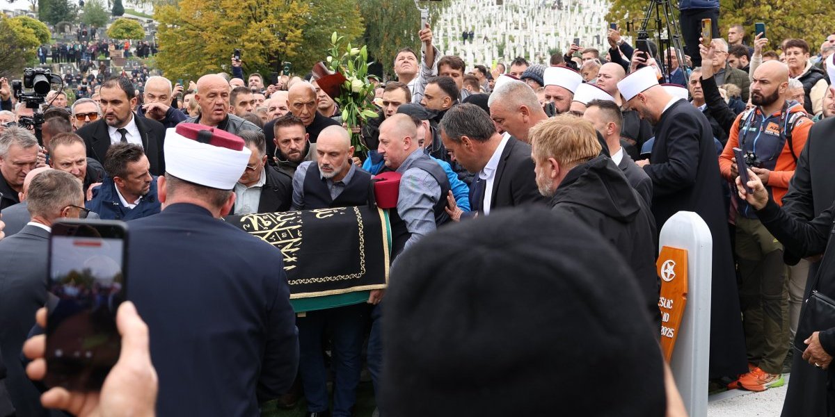 Sahranjen Halid Bešlić